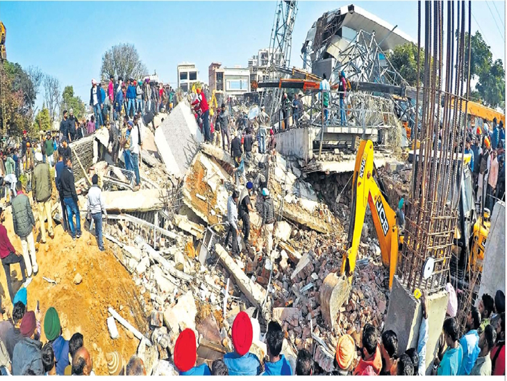 तीन मंजिला पुरानी बिल्डिंग गिरने का मामला: पुलिस-प्रशासन और एनडीआरएफ ने 3 मजदूर जिंदा निकाले, 1 की मौत, रेस्क्यू रोका|चंडीगढ़,Chandigarh - Dainik Bhaskar