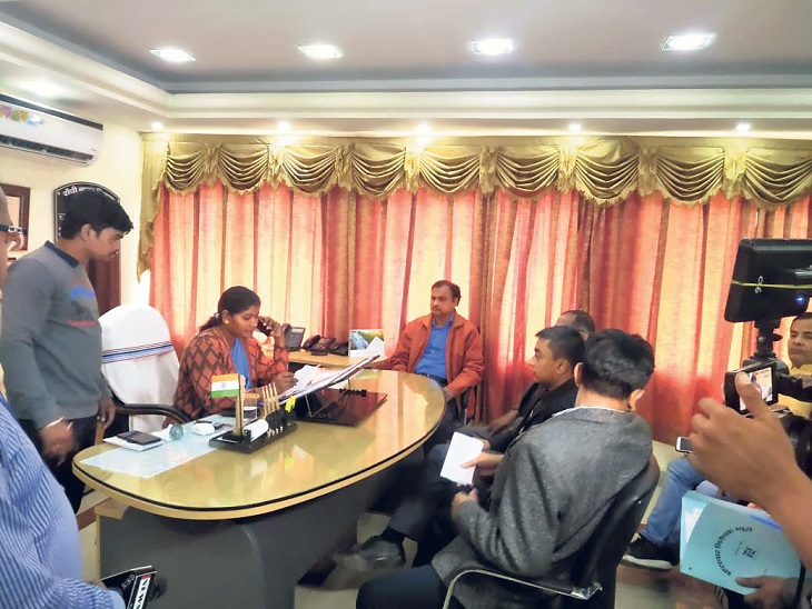 दो नगर निगम में अनियमितता जांचने पहुंची एसीबी, मेयरों ने बदले की भावना का लगाया आरोप, सीएम ने कहा - गड़बड़ी मिली तो कार्रवाई भी होगी|रांची,Ranchi - Dainik Bhaskar