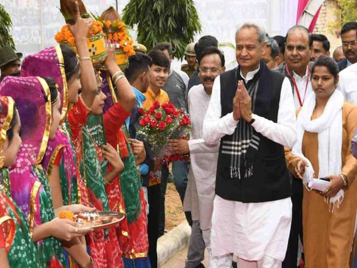 देश में जाति, धर्म और वर्गों के बीच दूरी कम करने के लिए आरक्षण लागू किया: मुख्यमंत्री अशोक गहलोत|जयपुर,Jaipur - Dainik Bhaskar