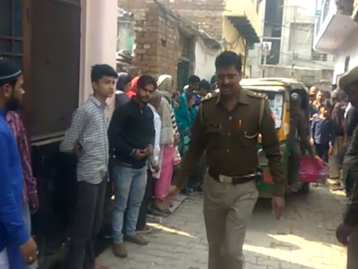 गाजियाबाद के एक घर में दंपती और दो बच्चों के शव मिले, दीवार पर सुसाइड नोट में लिखा- पत्नी शराब पीती है|मेरठ,Meerut - Dainik Bhaskar