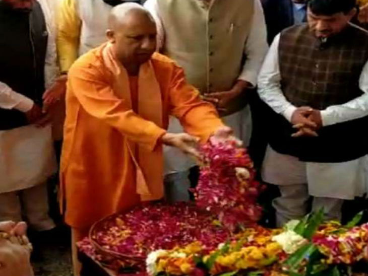 बुलंदशहर से भाजपा विधायक वीरेंद्र सिरोही का निधन; सीएम योगी ने घर पहुंचकर दी श्रद्धांजलि|मेरठ,Meerut - Dainik Bhaskar