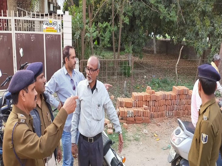 बैंक में पैसा जमा करने जा रहे पेट्रोल पंप मैनेजर से 5 लाख रुपए लूटे, फायरिंग करके भागे बदमाश|पटना,Patna - Dainik Bhaskar