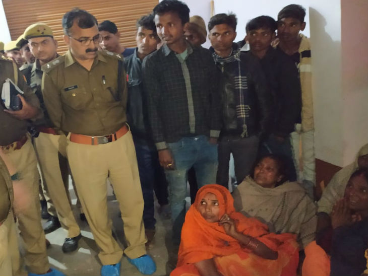 घर में मिला पति-पत्नी व उनकी 3 साल की बेटी का झुलसा शव, कमरे में फैला था खून|लखनऊ,Lucknow - Dainik Bhaskar