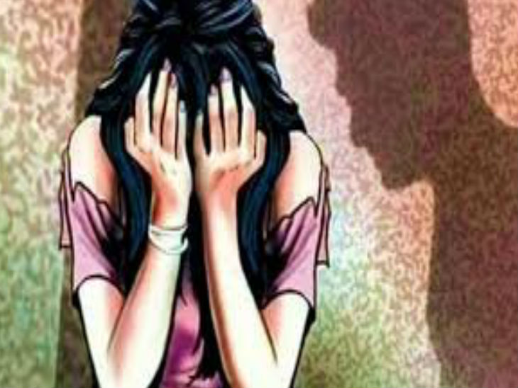 इंजीनियर बहू का आरोप- पौने 3 साल पहले शादी के दिन सास ने वर्जिनिटी जांची, जेठ ने दुष्कर्म किया|इंदौर,Indore - Dainik Bhaskar