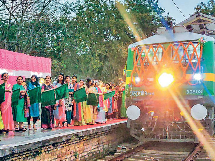 चिरेका में 400वें रेल इंजन काे महिला चालक दल सुरुचि और अनुप्रिया ने चलाया, महिला दिवस काे लेकर पहल की|रांची,Ranchi - Dainik Bhaskar