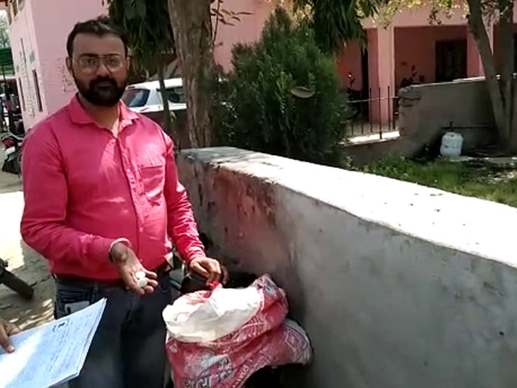 45 हजार का बिल भेजा तो कट्टे में सिक्के लेकर बिजली बिल भरने पहुंचा युवक, विभाग ने लेने से किया मना|हिसार,Hisar - Dainik Bhaskar