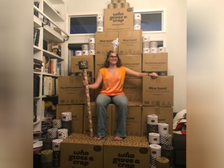 परिवार ने गलती से ऑनलाइन 2300 टॉयलेट रोल खरीदे, 12 साल तक इस्तेमाल कर सकते हैं| - Dainik Bhaskar