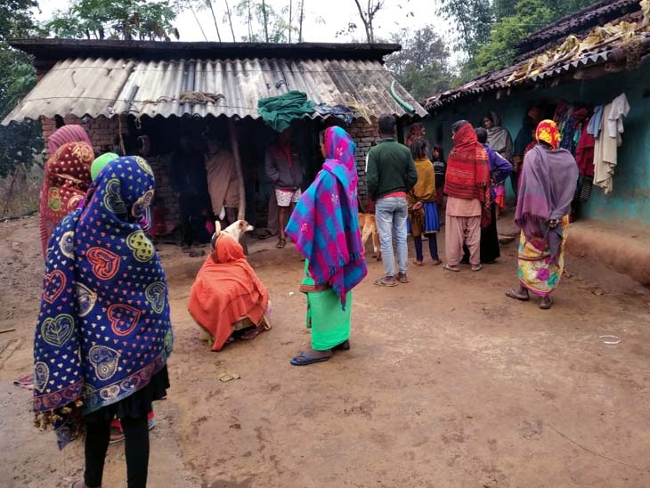 शादी से घर लौट रही महिला को हाथी ने कुचलकर मारा, 3 महिलाओं ने भागकर जान बचाई|रांची,Ranchi - Dainik Bhaskar