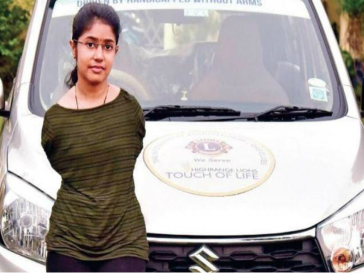 अपनी फुली ऑटोमैटिक कार के साथ जिलुमल मैरियट थॉमस।