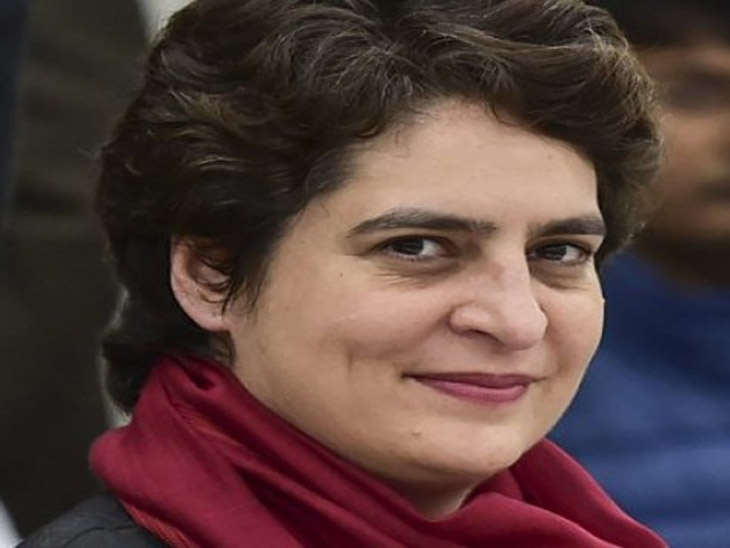 सड़क मार्ग से शिमला पहुंची प्रियंका वाड्रा, छराबड़ा में मनाएंगी होली|शिमला,Shimla - Dainik Bhaskar