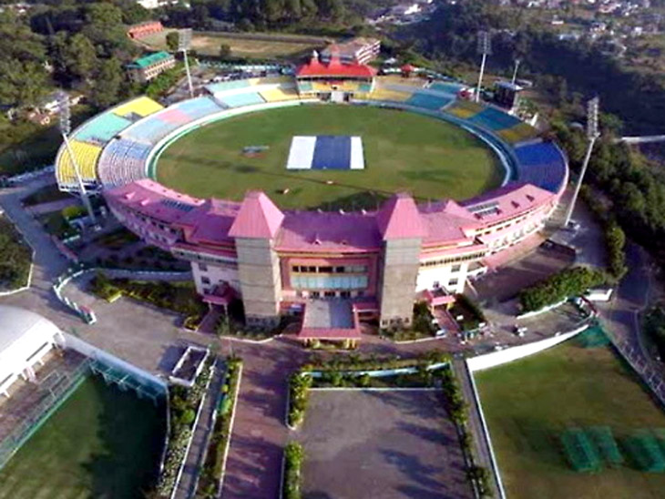 धर्मशाला स्टेडियम में 12 मार्च को वनडे मैच होने वाला है। फाइल फोटो - Dainik Bhaskar