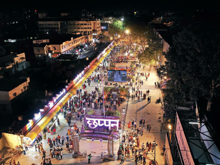 बदली तस्वीर : निगम ने 56 दुकान क्षेत्र को 9 मार्च तक संवारने का लक्ष्य रखा था। हालांकि यह काम एक दिन पहले ही हो गया। इसके बाद सोमवार को सैकड़ों लोग नए 56 को देखने पहुंचे। - Dainik Bhaskar