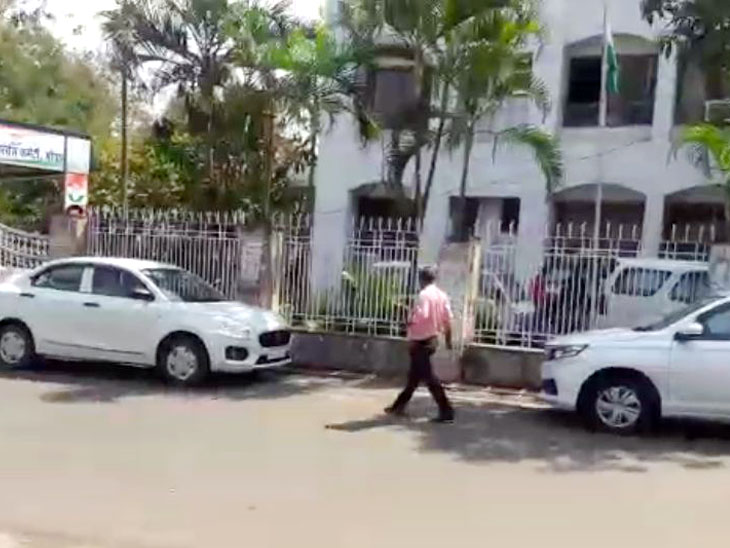 कांग्रेस कार्यालय का नजारा।