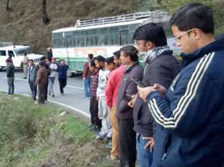 चंबा में एचआरटीसी की बस खाई में गिरी; मौके पर 5 लोगों की मौत, 34 घायल, दो लोगों की हालत गंभीर|चंडीगढ़,Chandigarh - Dainik Bhaskar