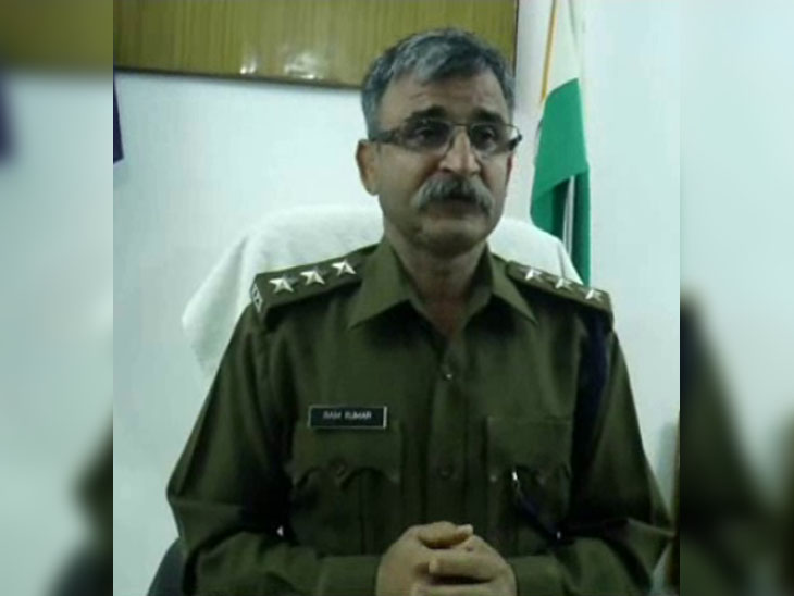 खतरनाक अपराधी योगराज की गिरफ्तारी के बारे में जानकारी देते अंबाला के डीएसपी राम कुमार। - Dainik Bhaskar