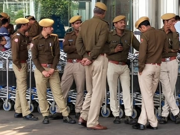 कांग्रेस के विधायक जयपुर के दो अलग-अलग रिजॉर्ट में पहुंचे, देर शाम एक तबियत बिगड़ी; एंबुलेंस मौके पर पहुंची|जयपुर,Jaipur - Dainik Bhaskar