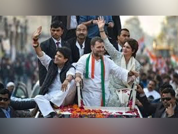 तस्वीर 2019 आम चुनाव की है। यूपी में राहुल ने ज्योतिरादित्य और प्रियंका के साथ कई रोड शो किए थे।