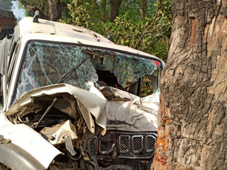 हादसे का शिकार हुई स्कॉर्पियो। - Dainik Bhaskar