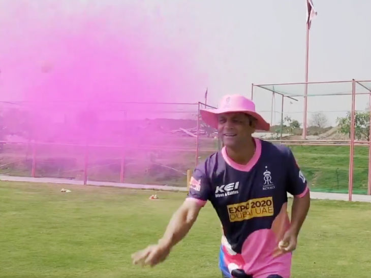 होली का माहौल राजस्थान रॉयल्स के प्रैक्टिस सेशल में देखने को मिला।