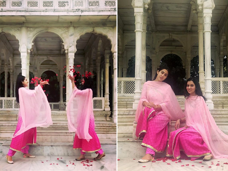 सारा ने अपनी दोस्त के साथ वाराणसी में गुलाब की पंखुड़ियों से होली खेली। - Dainik Bhaskar