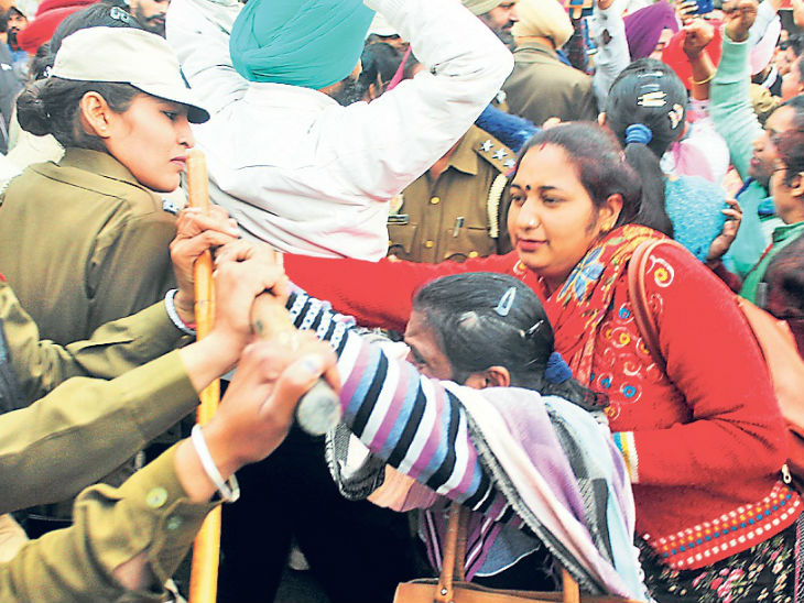 बीएड टेट पास टीचर्स यूनियन भी अपनी मांगों को लेकर सीएम हाउस (मोती महल) घेरने की कोशिश की। - Dainik Bhaskar
