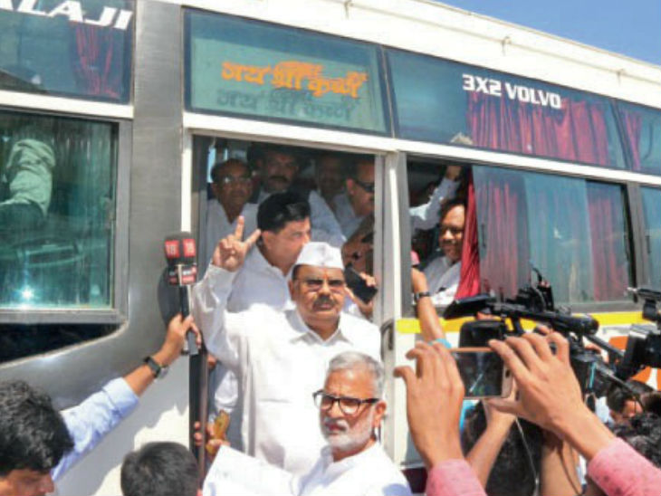 बेंगलुरू के बाद अब जयपुर और गुड़गांव भी मप्र की राजनीतिक उठापटक का हिस्सा बन चुके हैं। - Dainik Bhaskar