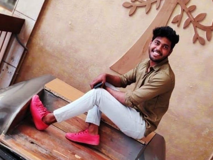 सड़क किनारे खड़े पानी के टैंकर से टकराई बाइक, मौके पर तीन दोस्तों की मौत|रोहतक,Rohtak - Dainik Bhaskar