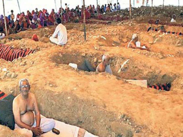 बागोड़ा. महापड़ाव में भूमि समाधि ली किसानों ने । - Dainik Bhaskar