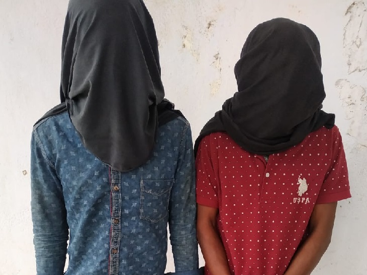 लातेहार में गिरफ्तार जेजेएमपी के दोनों नक्सली। - Dainik Bhaskar