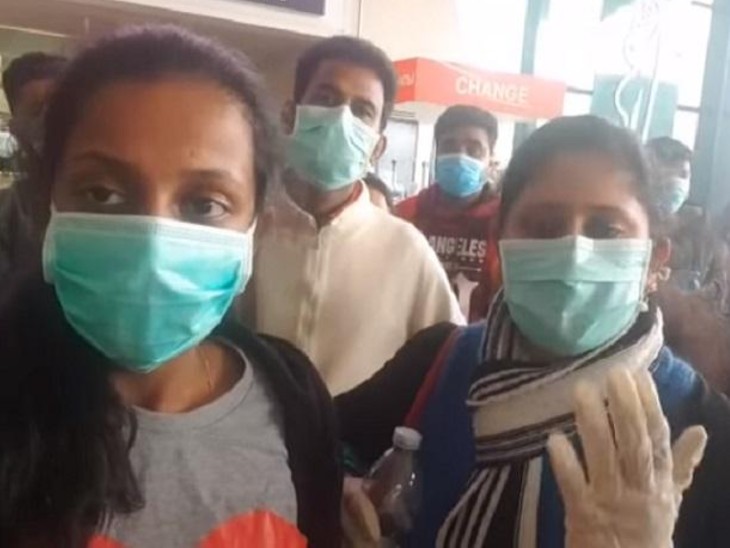 इटली एयरपोर्ट पर फंसे भारतीय नागरिक। - Dainik Bhaskar