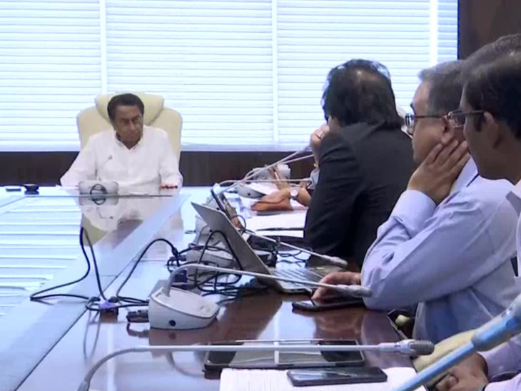 कमलनाथ ने मंत्रालय में कोरोना वायरस को लेकर अधिकारियों के साथ बैठक की। - Dainik Bhaskar