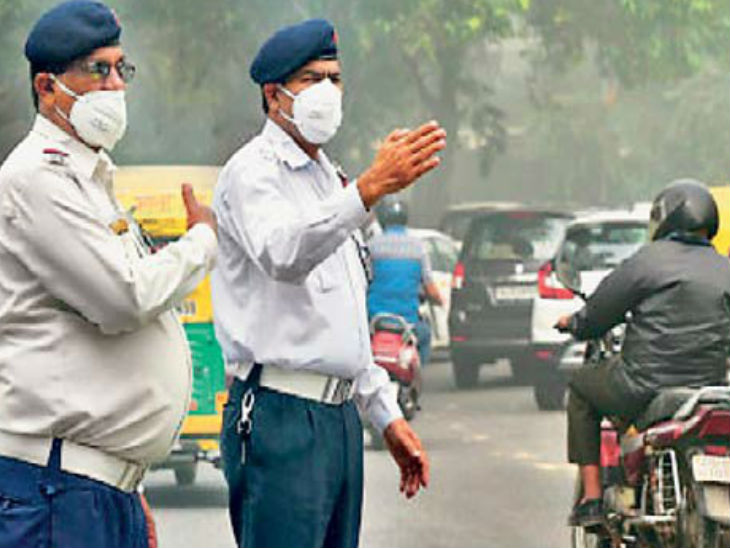 ट्रैफिक पुलिस और परिवहन विभाग की तरफ से सड़क सुरक्षा को लेकर जागरुक किया गया। - Dainik Bhaskar