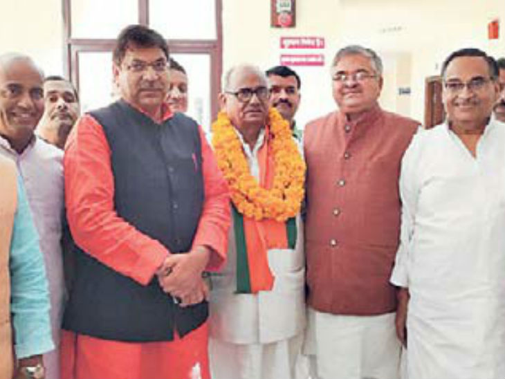 राजेंद्र गहलोत ने नामांकन दाखिल किया। - Dainik Bhaskar