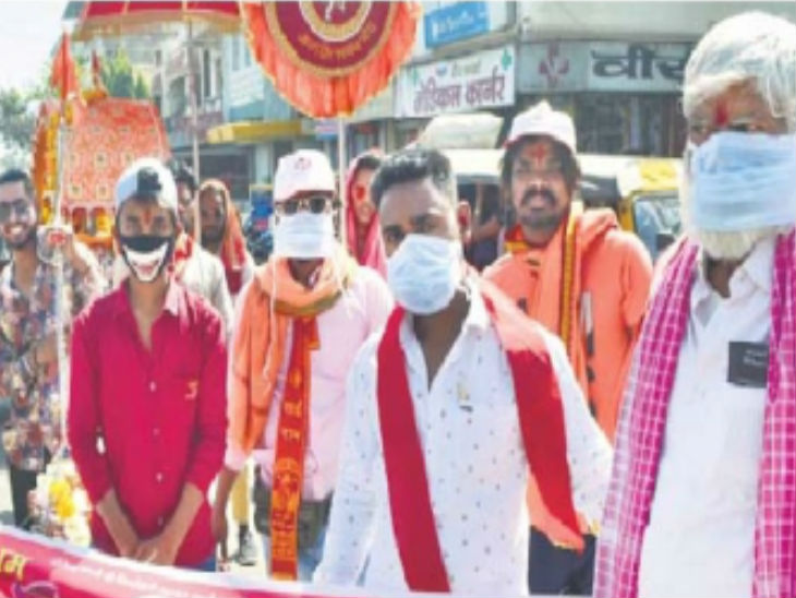 रतलाम में विदेश से आए 20 लोग बिना स्क्रीनिंग घर पहुंचे, मंदसौर में धारा 144 लागू; विदिशा में फ्रांस से आए संदिग्ध को आइसोलेशन में रखा गया|रतलाम,Ratlam - Dainik Bhaskar