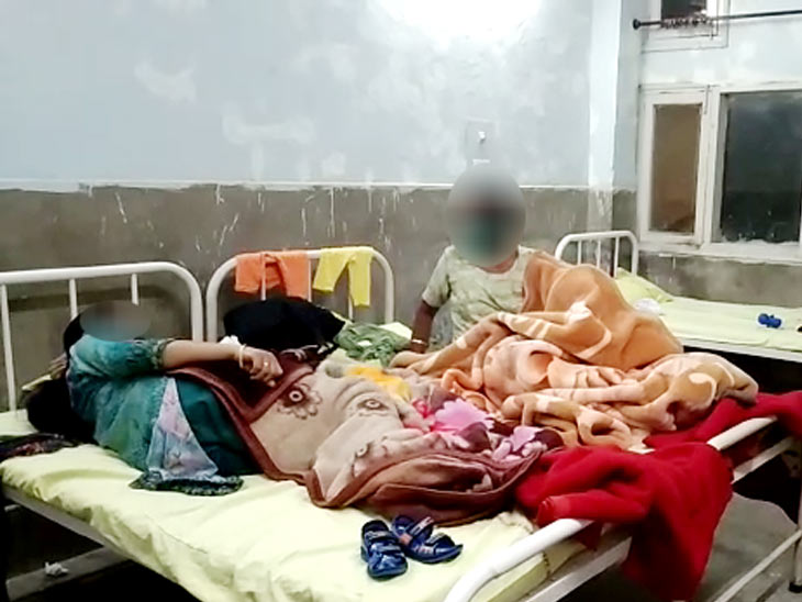 फतेहाबाद के आइसोलेशन वार्ड में भर्ती डेढ़ वर्षीय बच्चा। - Dainik Bhaskar