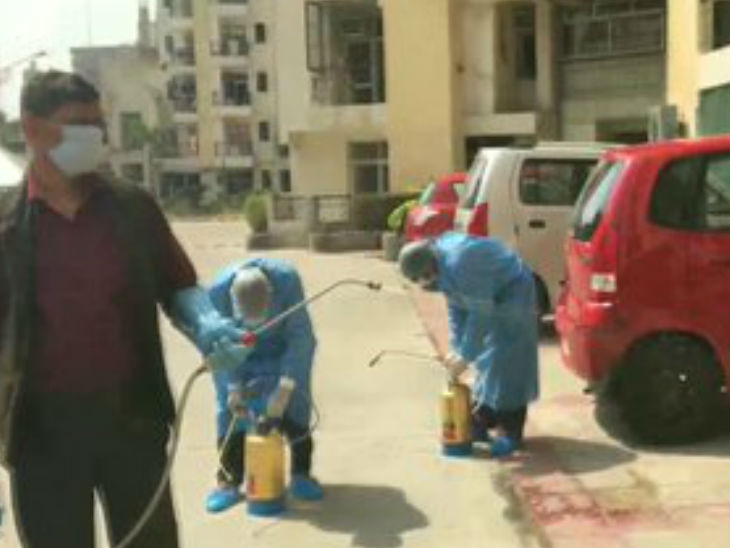 गाजियाबाद में पिता के बाद अब बेटे में भी संक्रमण की पुष्टि; मरीज अस्पताल में भर्ती, बिल्डिंग को भी सेनेटाइज किया|मेरठ,Meerut - Dainik Bhaskar