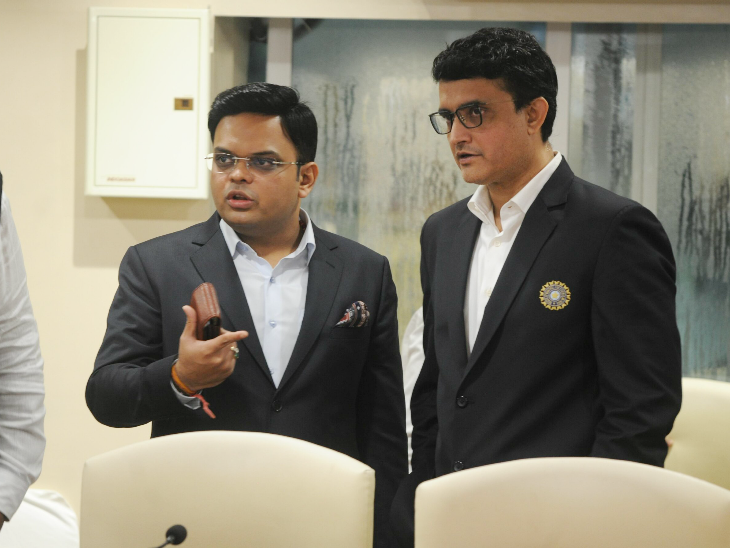 बीसीसीआई अध्यक्ष सौरव गांगुली (दाएं) और सचिव जय शाह। - Dainik Bhaskar