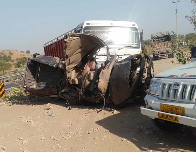 सड़क हादसे में एक ही परिवार के 11 लोगों की मौत, जान गंवाने वाले जोड़े की 16 दिन पहले ही शादी हुई थी|जोधपुर,Jodhpur - Dainik Bhaskar