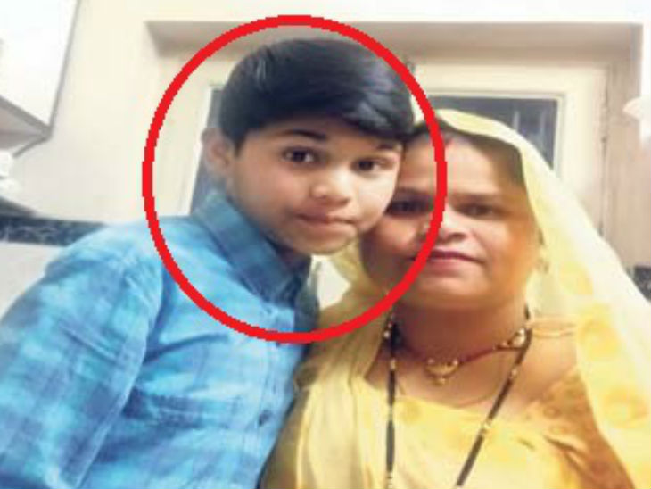 लाल घेरे में मृतक नीतिन। - Dainik Bhaskar