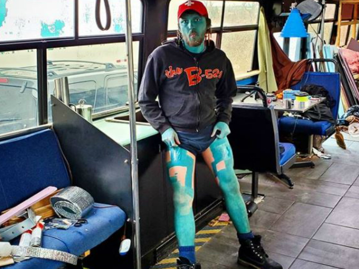 डॉनी ने बताया, लोग कहते हैं- मैंने ब्लू टैटू करवाकर गलत किया मगर मैं भविष्य को लेकर आशावादी हूं। - Dainik Bhaskar