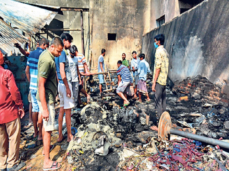 fire itakes place n plastic factory in Patna City. बिहार पटना सिटी