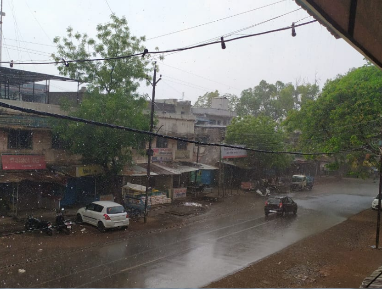 mp latest weather news | मध्य प्रदेश: प्रदेश के कुछ स्थानों पर गरज-चमक के साथ हल्की बारिश होने के आसार - Dainik Bhaskar