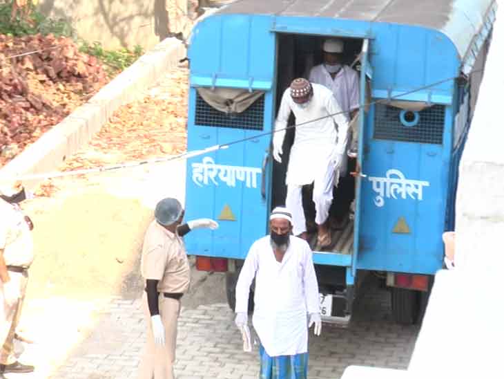 Accident In Faridabad; Car Crashes Into a House In Haryana Faridabad