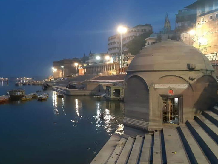 लॉकडाउन के दौरान घाटों का नजारा। आम दिनों में तो लोग यहां भारी संख्या में आते हैं लेकिन इस समय सन्नाटे जैसी स्थिति है।