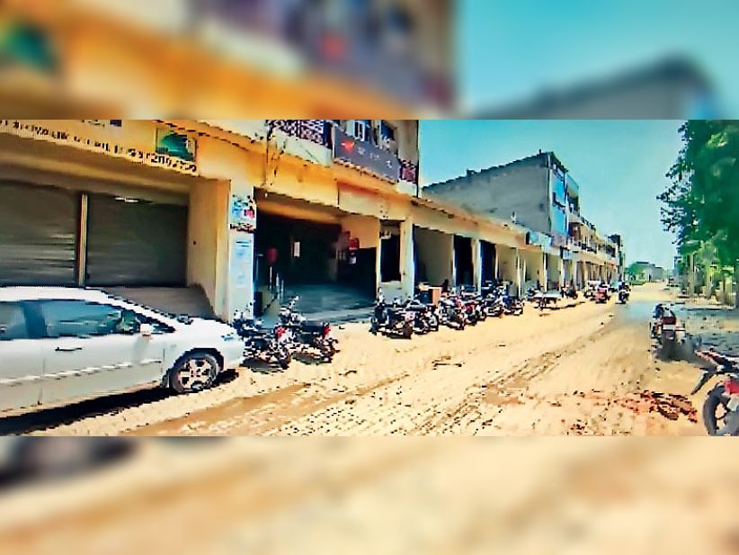 पोस्ट ऑफिस जीरकपुर बस टर्मिनल के पास किया जाए शिफ्ट Shift should be