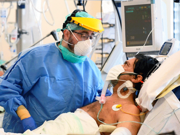 Coronavirus Covid-19 Six Distinct Types: Flu-like With No Fever, Gastrointestinal | कोरोना के मरीज को वेंटिलेटर की जरुरत पड़ेगी या नहीं, इसे अलग-अलग लक्षणों वाले मरीजों के 6 समूह के जरिए समझें Coronavirus Covid-19 Six Distinct Types: Flu-like With No Fever, Gastrointestinal | कोरोना के मरीज को वेंटिलेटर की जरुरत पड़ेगी या नहीं, इसे अलग-अलग लक्षणों वाले मरीजों के 6 समूह के जरिए समझें