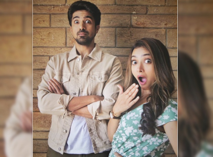 Saqib Saleem and Shweta Basu Prasad to appear in zee5’s upcoming film ‘Comedy Couple’, shooting started in Mumbai a week ago | जी 5 की अपकमिंग फिल्म ‘कॉमेडी कपल’ में नजर आएंगे साकिब सलीम और श्वेता बासु प्रसाद, एक हफ्ते पहले मुंबई में शुरू हुई शूटिंग Saqib Saleem and Shweta Basu Prasad to appear in zee5’s upcoming film ‘Comedy Couple’, shooting started in Mumbai a week ago | जी 5 की अपकमिंग फिल्म ‘कॉमेडी कपल’ में नजर आएंगे साकिब सलीम और श्वेता बासु प्रसाद, एक हफ्ते पहले मुंबई में शुरू हुई शूटिंग