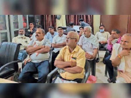 किसानों को उचित दर पर गुणवत्तापूर्ण कृषि आदान उपलब्ध कराएं