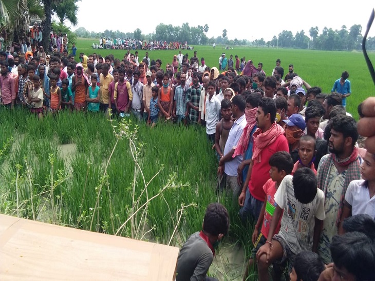 हजारों लोगों ने नम आंखों से शहीद जवान को अंतिम विदाई दी।