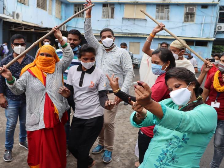 करीब 9 हजार निगमकर्मी प्रतिदिन सफाई करते हैं।